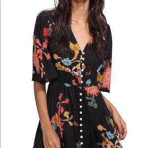 ✨Beautiful button down floral dress👗
